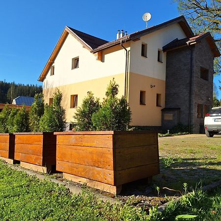Vila Pohoda Javorniky S Rozlahlym Pozemkom Makov Exteriér fotografie
