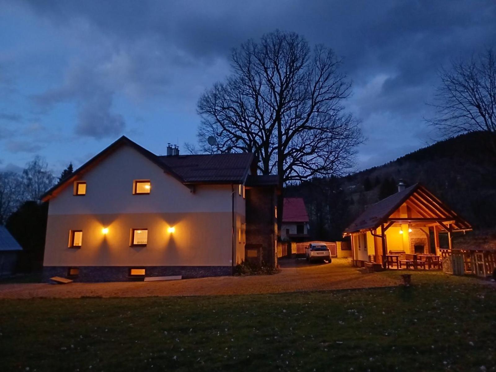 Vila Pohoda Javorniky S Rozlahlym Pozemkom Makov Exteriér fotografie