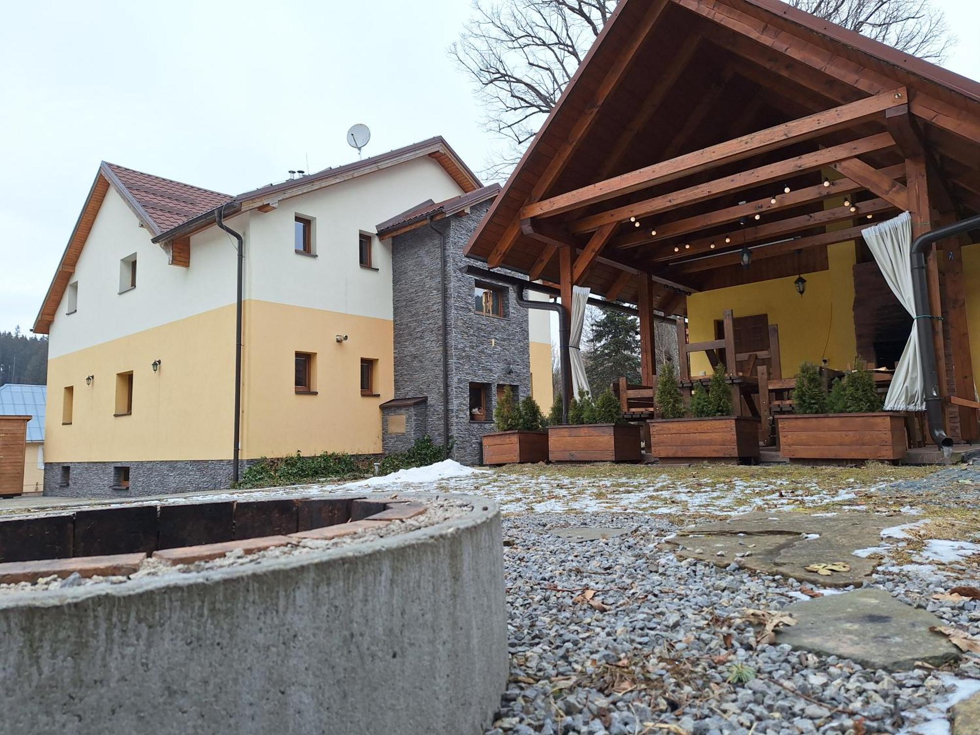 Vila Pohoda Javorniky S Rozlahlym Pozemkom Makov Exteriér fotografie